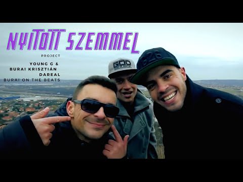 Nyitott szemmel