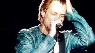 BON JOVI °HD° Jon commosso. Jon's tears during coreography MILANO Italy Italia -tinaRnR