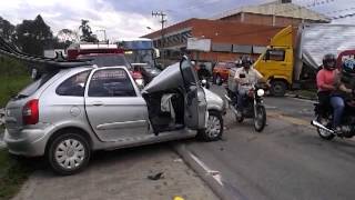 ACIDENTE NA FRENTE DA MALWEE DIA 18/07/2013