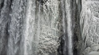 Niagara Falls Canada freezes over - Spectacular photos from 2014 polar vortex