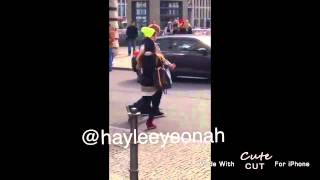 [fancam] 130925 Xiumin and Lu Han Getting into the Van @ Berlin