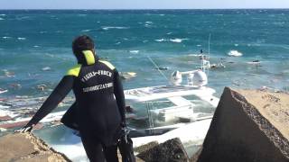 Brindisi, yacht contro la diga Muore uno dei tre naufraghi