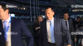 TEN EYEWITNESS NEWS | PM runs from media