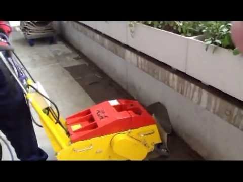 Hình ảnh trong video 超強力床シート剥がし機