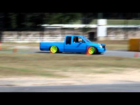 Hình ảnh trong video Ls1 turbo rodeo drift truck