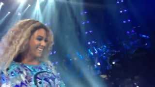 Melbourne teacher serenades Beyonce. MRS CARTER WORLD TOUR 2013.