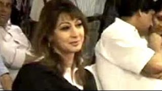 Union minister Shashi Tharoor's wife, Sunanda Pushkar Tharoor, found dead