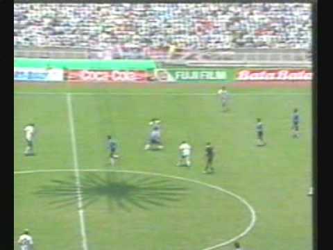 22 Юни 1986 - Марадона вкарва за 3 минути 2 гола на Англия