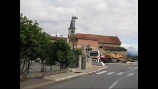 Un convoi exceptionnel bloque le village des Marches en Savoie