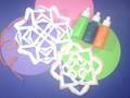 Manualidades de papel: Como hacer copos de nieve de colores