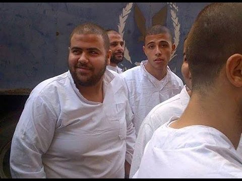 معتقلان بالمنصورة ينشدان “لسوف أعود يا أمي”