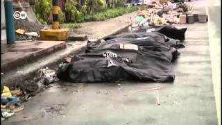 Трагедия на Филиппинах: жители бегут из зоны бедствия