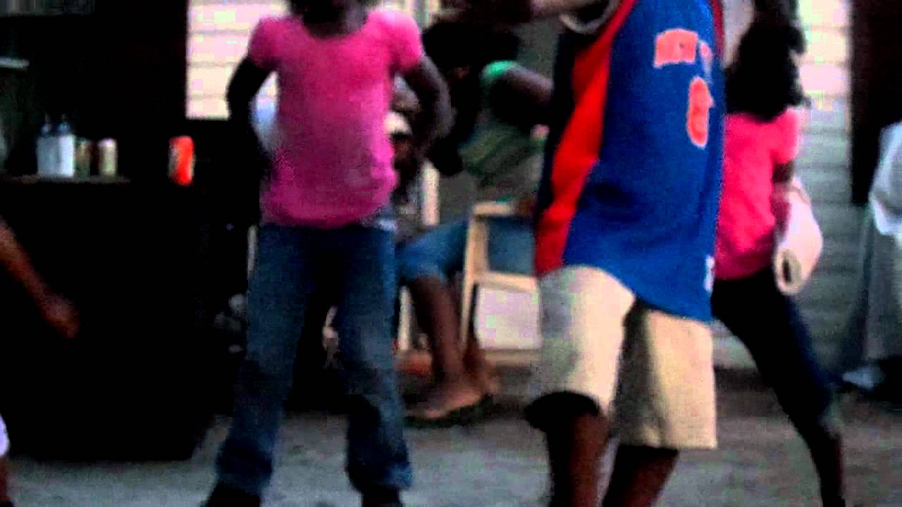 MY NIECE BROKE UP WHINIG ON KHIA-CANT WANG WIT IT - YouTube