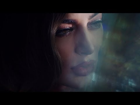 Iveta Mukuchyan - Siraharvel Em Qez