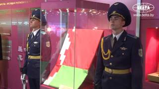 Государственный флаг Беларуси размером 14х7 м пополнил коллекцию музея современной государственности
