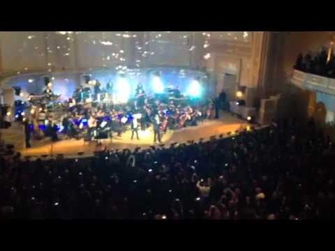 Jay-Z ft Alicia keys-Empire state of Mind ft Nas New York Carnegie ...