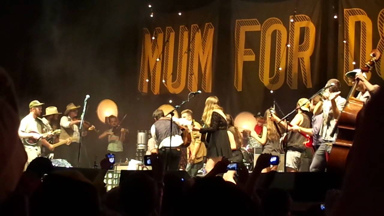 Mumford and Sons - Wagon Wheel (Live @ Bristol 2012) - YouTube