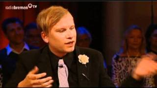 Robert Stadlober sinniert über die Antifa und brennende Autos.avi