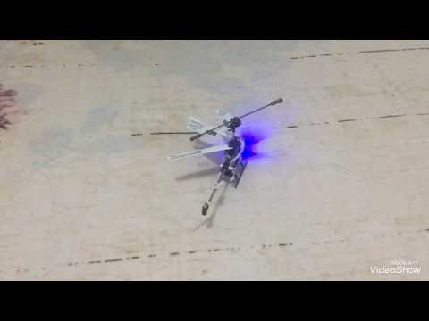 #funny #funnyvideo #funnykids Helikopter uçurmaya çalıştık helikopter uçmadı.