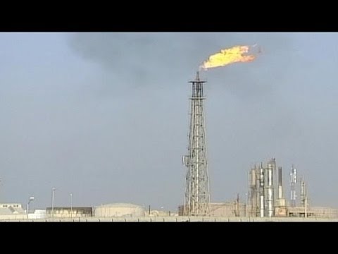 Sunni militants have seized control of 75 percent of Iraq\'s strategic Baiji oil refinery, according to an official. 

The fighters are led by the Islamic State of Iraq and the Levant (ISIL), which aims to build an independent Sunni Muslim emirate in the region.

Iraq\'s Prime Minister Nouri al-Maliki is calling for his country\'s tribes to fight back against the Sunni militants.

In a televised speech, he said: \