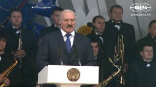 Собраннный урожай позволит полностью обеспечить страну зерном - Лукашенко
