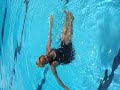 Graça Mariáh Flutuando e Fazendo Ginastica Aquatica