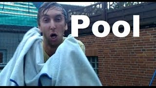 Torge im Pool ( Wette verloren )