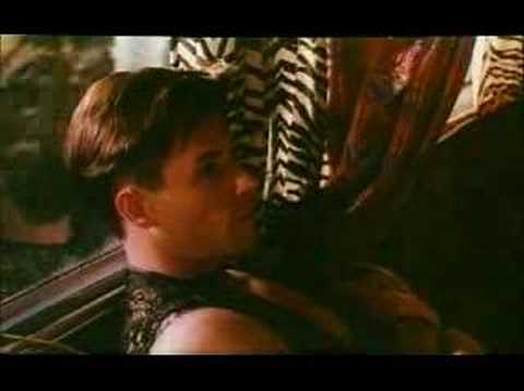 priscilla desert queen adventures guy pearce trailer gay movies hulu hugo weaving streaming mv film regina lesbian louise pricilla 1994