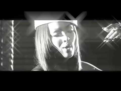 Lola Monroe - Band Up