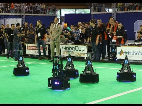 WK Robotvoetbal / spannende finale robocup 2013 Tech United uit