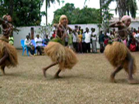 Traditional Congolese Dance - YouTube