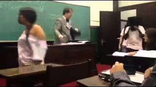 Professor tenta homenagear a ditadura em sala de aula mas é surpreendido