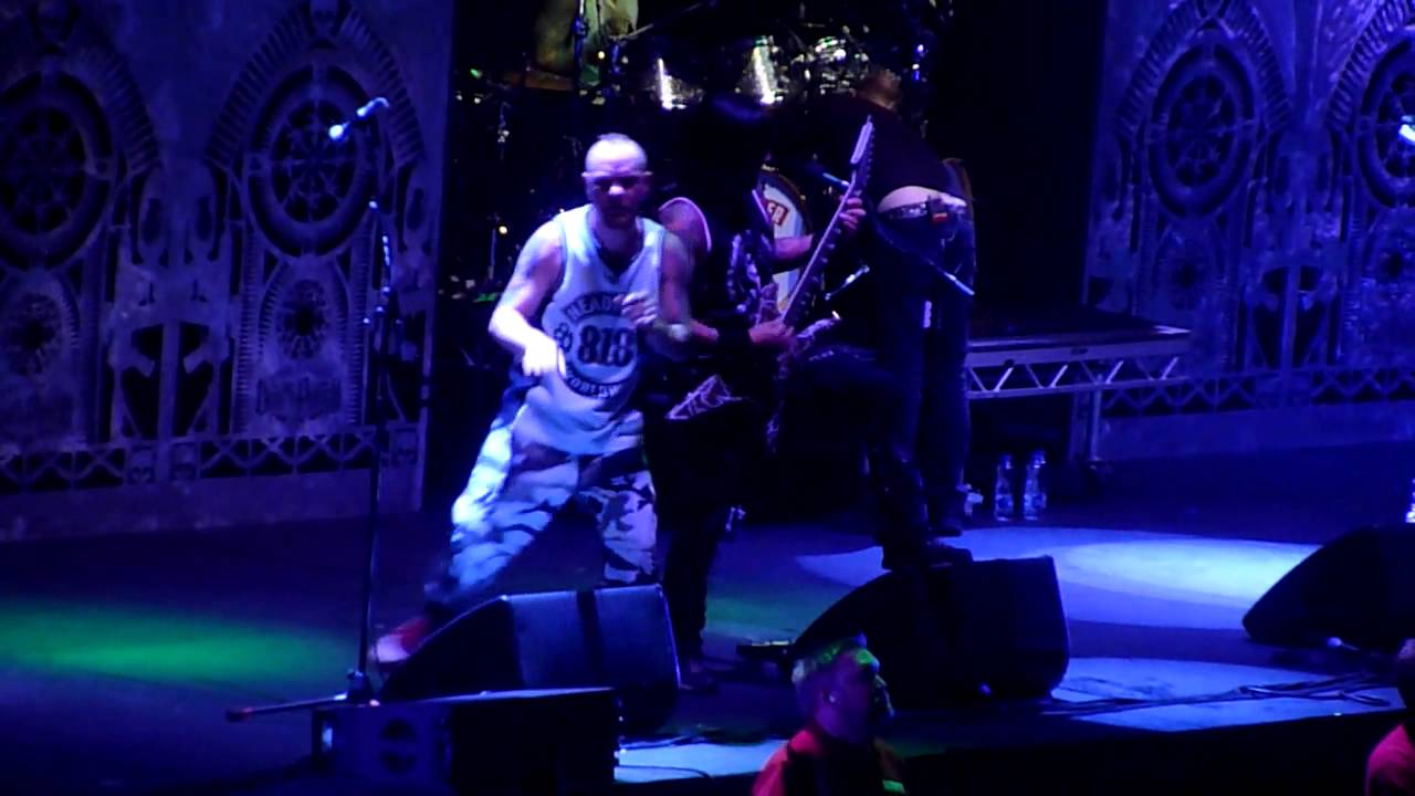 Five Finger Death Punch - Coming Down, Live @ Hovet 2013 - YouTube