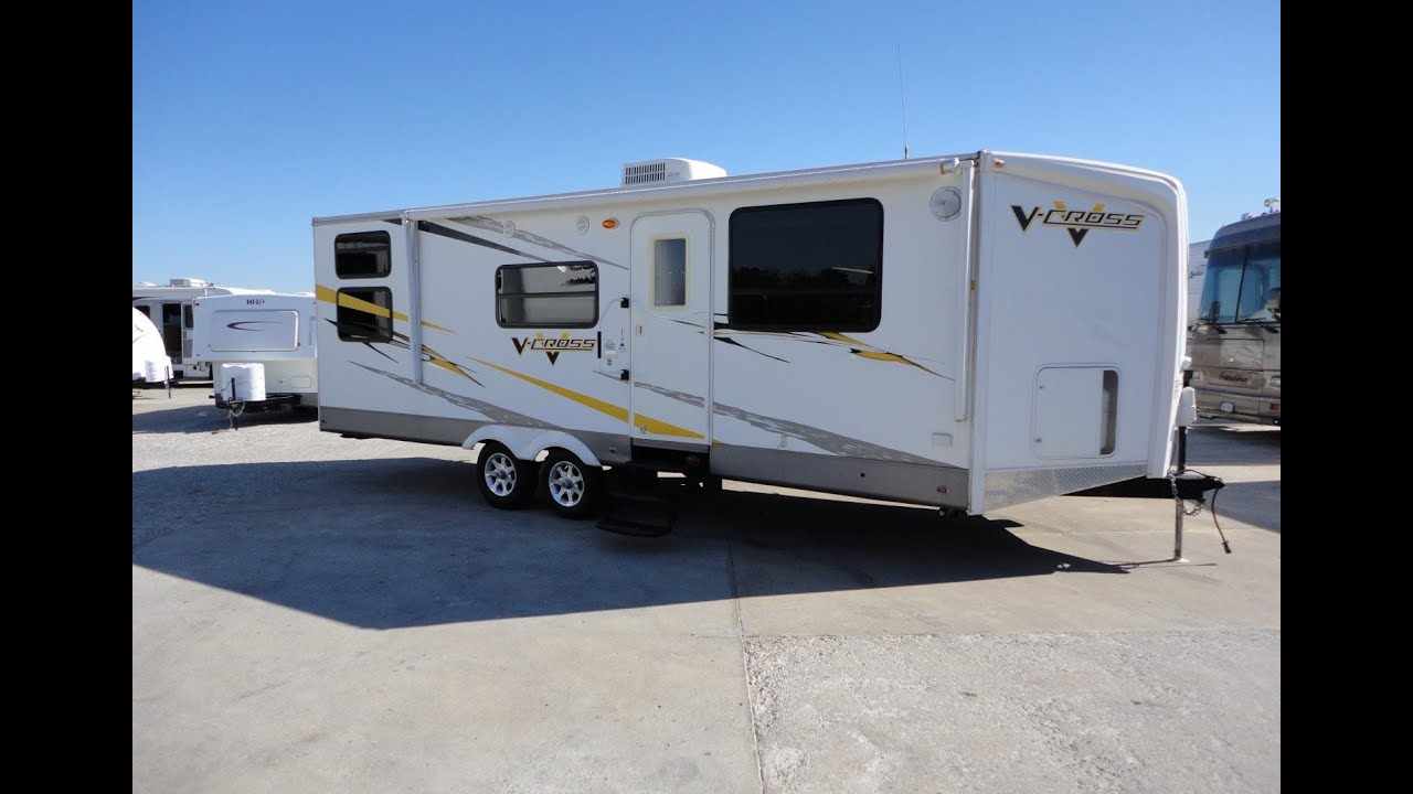 One Very COOL Half Ton Towable Toy Hauler! | 2009 V-Cross 28VFLX - YouTube