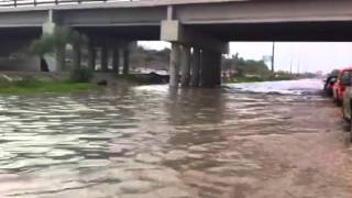 Se inunda otra vez vialidad en Río Nuevo