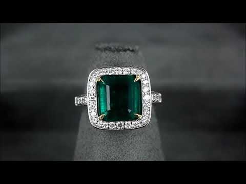 Кольцо с уникальным изумрудом