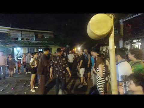 Amazing and funny traditinal game in Hoi An Vietnam !