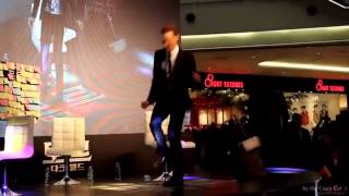 Tom Hiddleston and Benedict Cumberbatch dance off