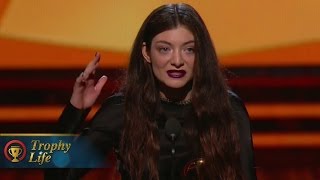 Lorde Wins 2014 Grammys Awkward Speech