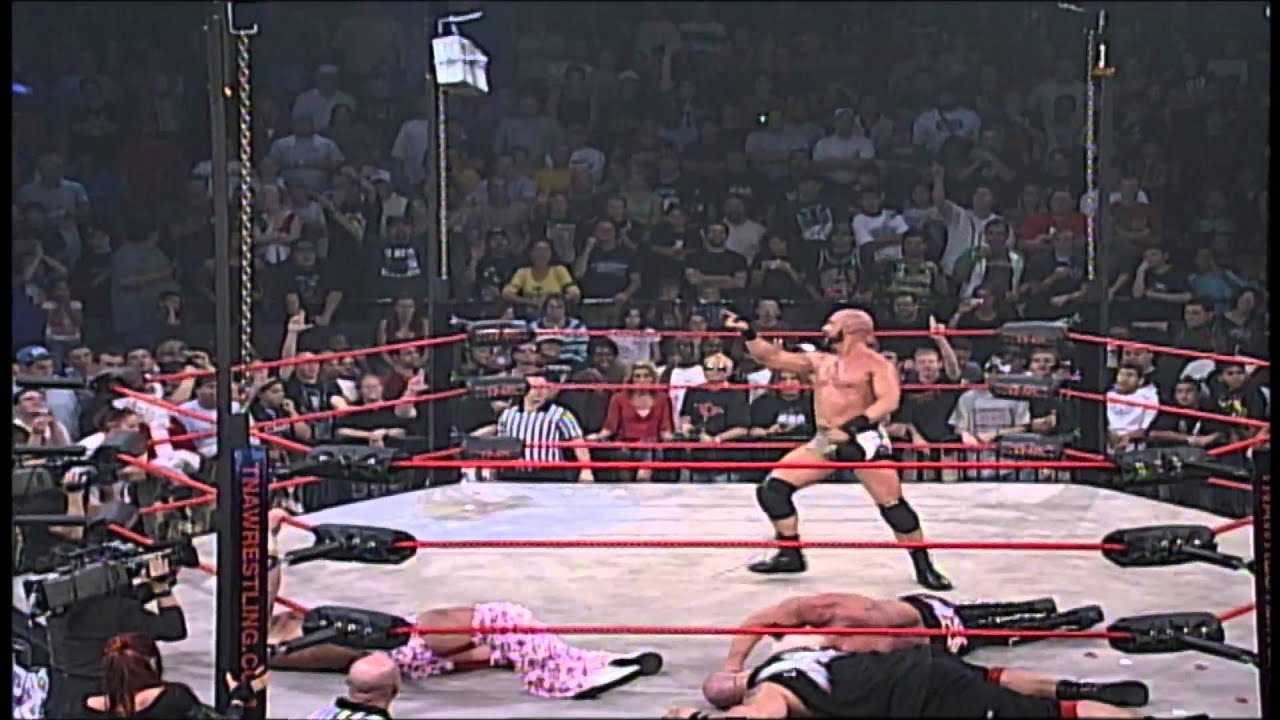 Video: Tna Flashback: Turning Point 2007 - Feast Or Fired Match 