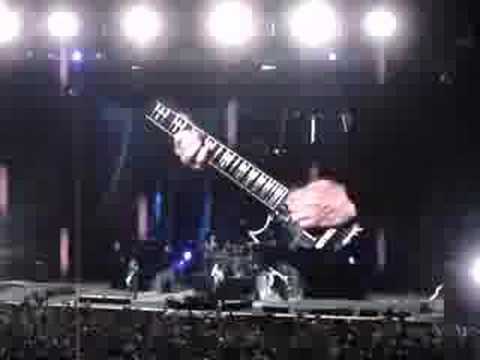 Black Sabbath - Children of the Grave - Ozzfest 2005 - YouTube