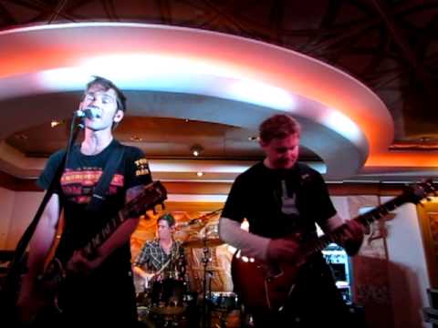 Junior Doctor - Uh Oh (Live on The Rock Boat XIII) - YouTube