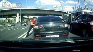 【おそロシア】 路上で揉め事、キレたのそっちかい！ - Russian Road Rage -