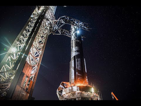 SpaceX超重型火箭完成热测试 33具引擎点火3秒钟