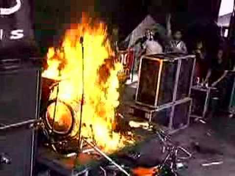 Green Day - Good Riddance (time of your life) at Warped - YouTube