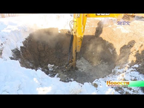 В лютый мороз коммунальщики несколько часов в Степном устраняли аварию В лютый мороз коммунальщики несколько часов в Степном устраняли аварию