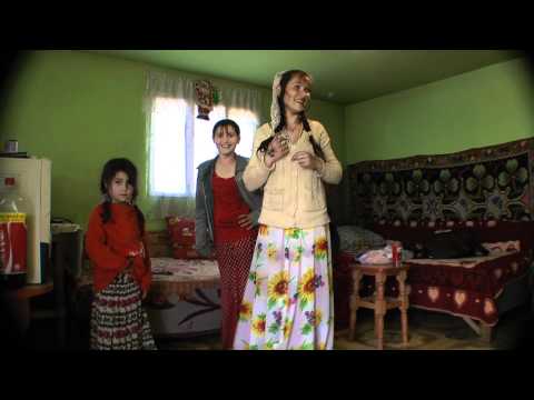 млада циганка се прави на Indian Girl