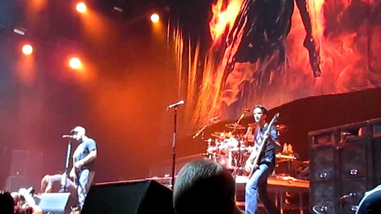 Staind Eyes Wide Open Desert Uprising 12 - YouTube