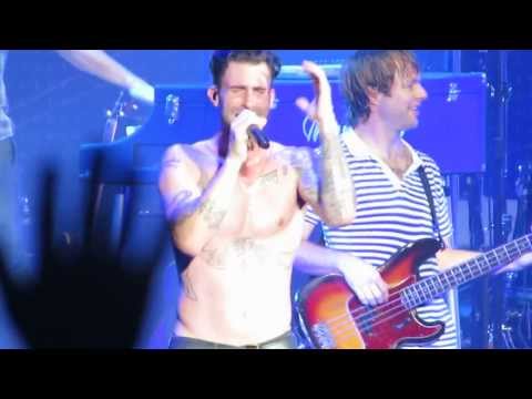 Hình ảnh trong video Maroon 5 Misery/Get Lucky Mashup Live Honda