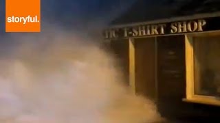 Footage of high tide in Lahinch, Ireland